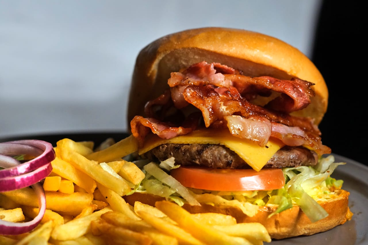 Double Bacon Burger - Oriento Restaurant