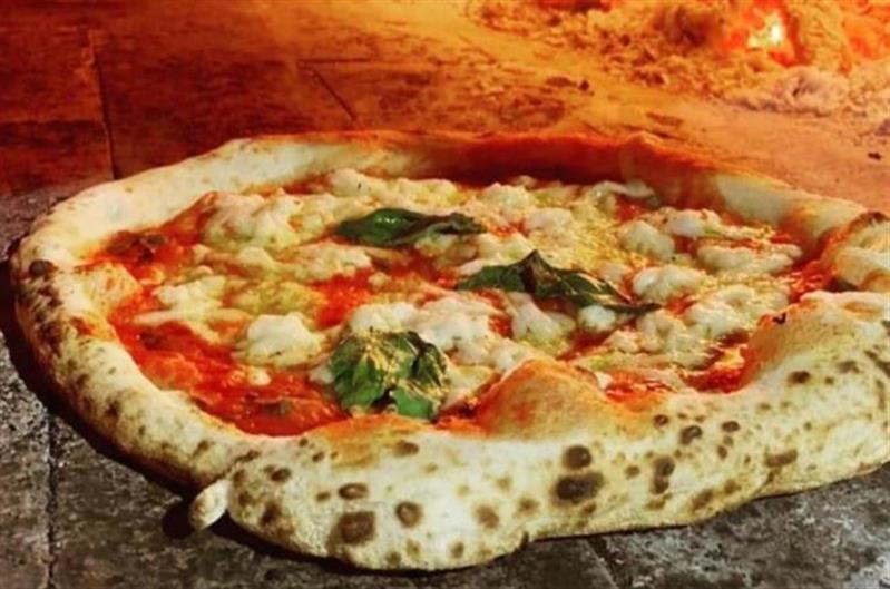 Pizza Napoletana - Oriento Restaurant